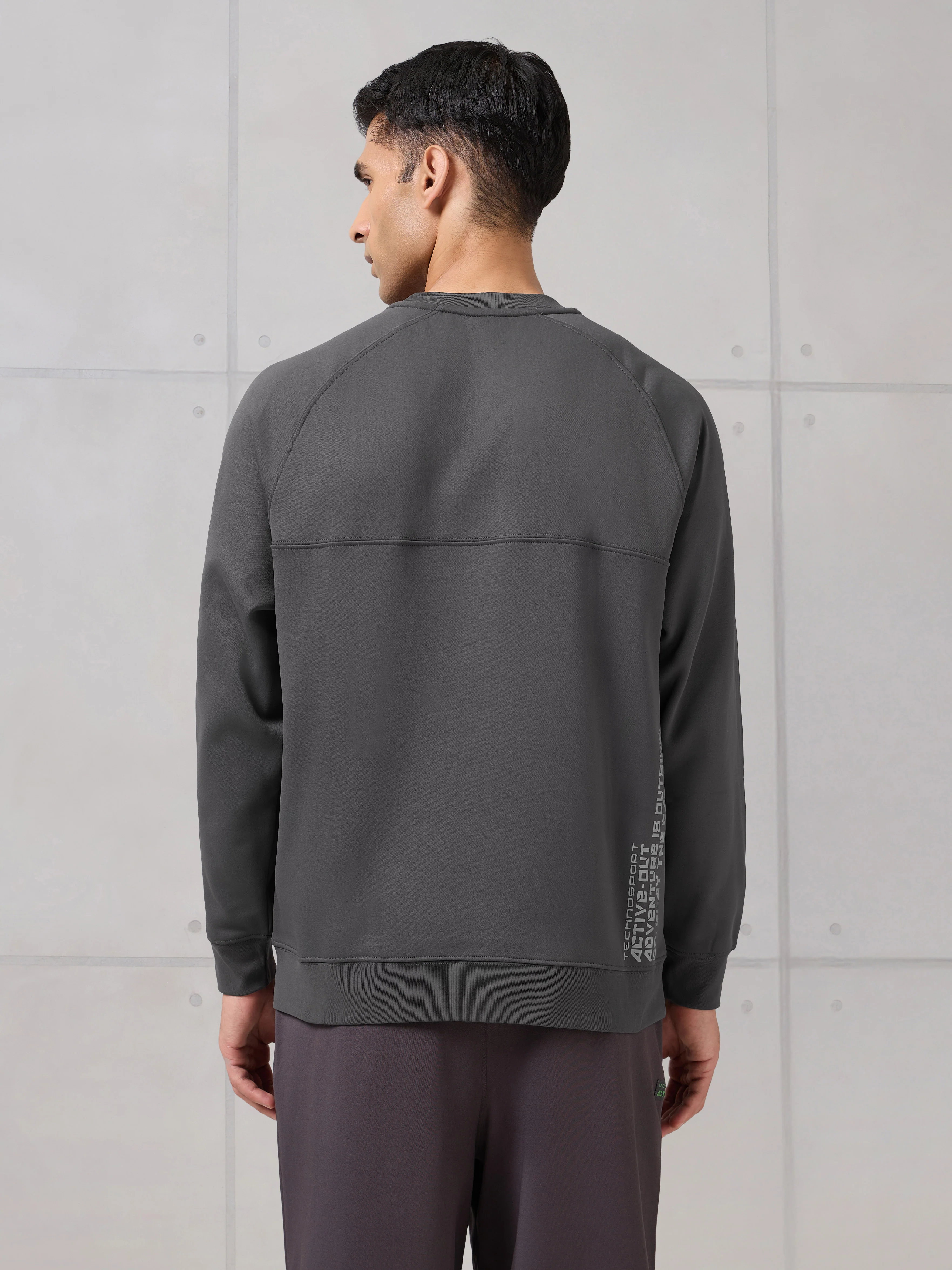 Men Round Neck Slim Fit Printed Active Out Sweatshirt with TECHNOWARM+ - Image 3