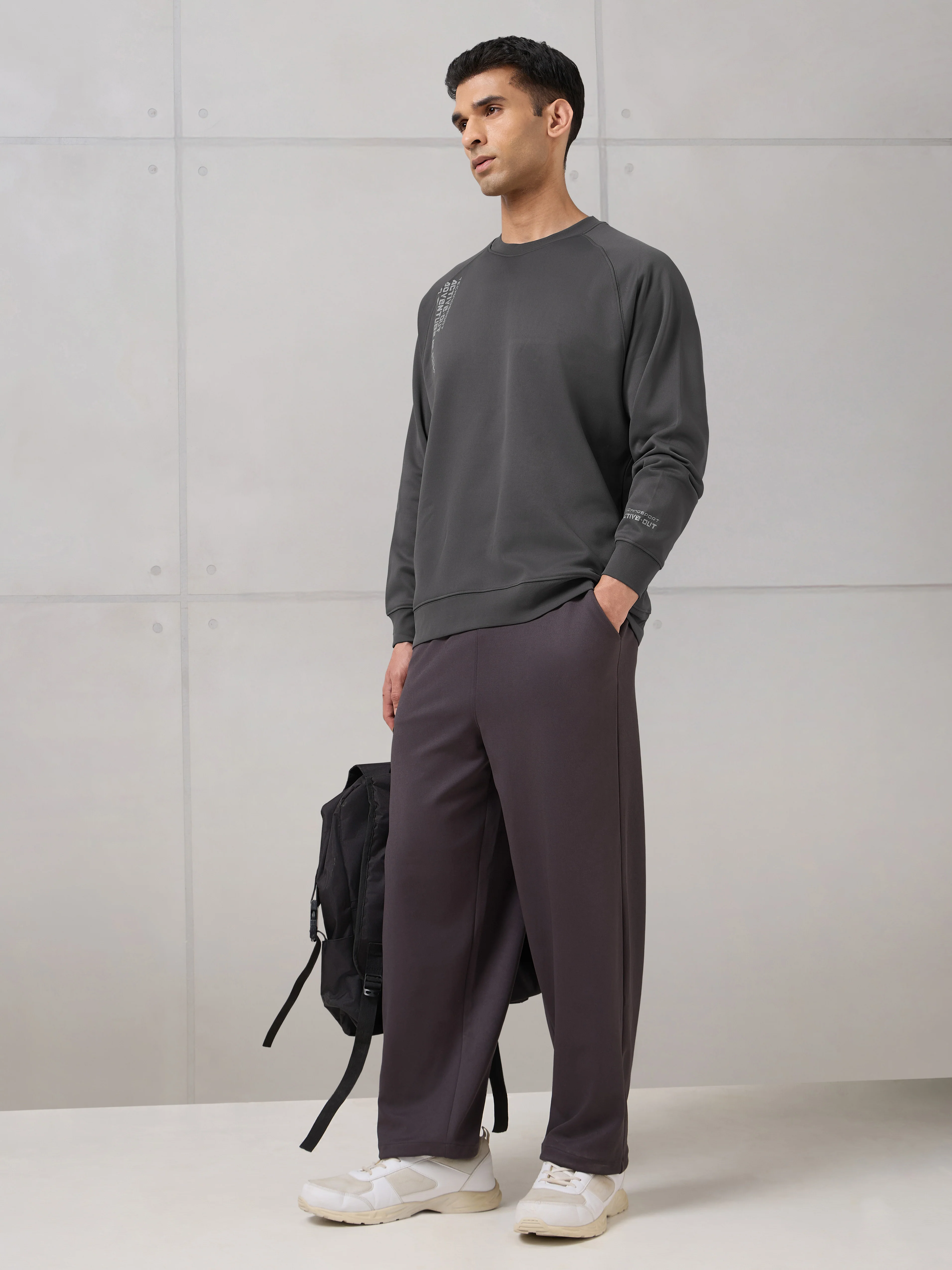 Men Round Neck Slim Fit Printed Active Out Sweatshirt with TECHNOWARM+ - Image 5