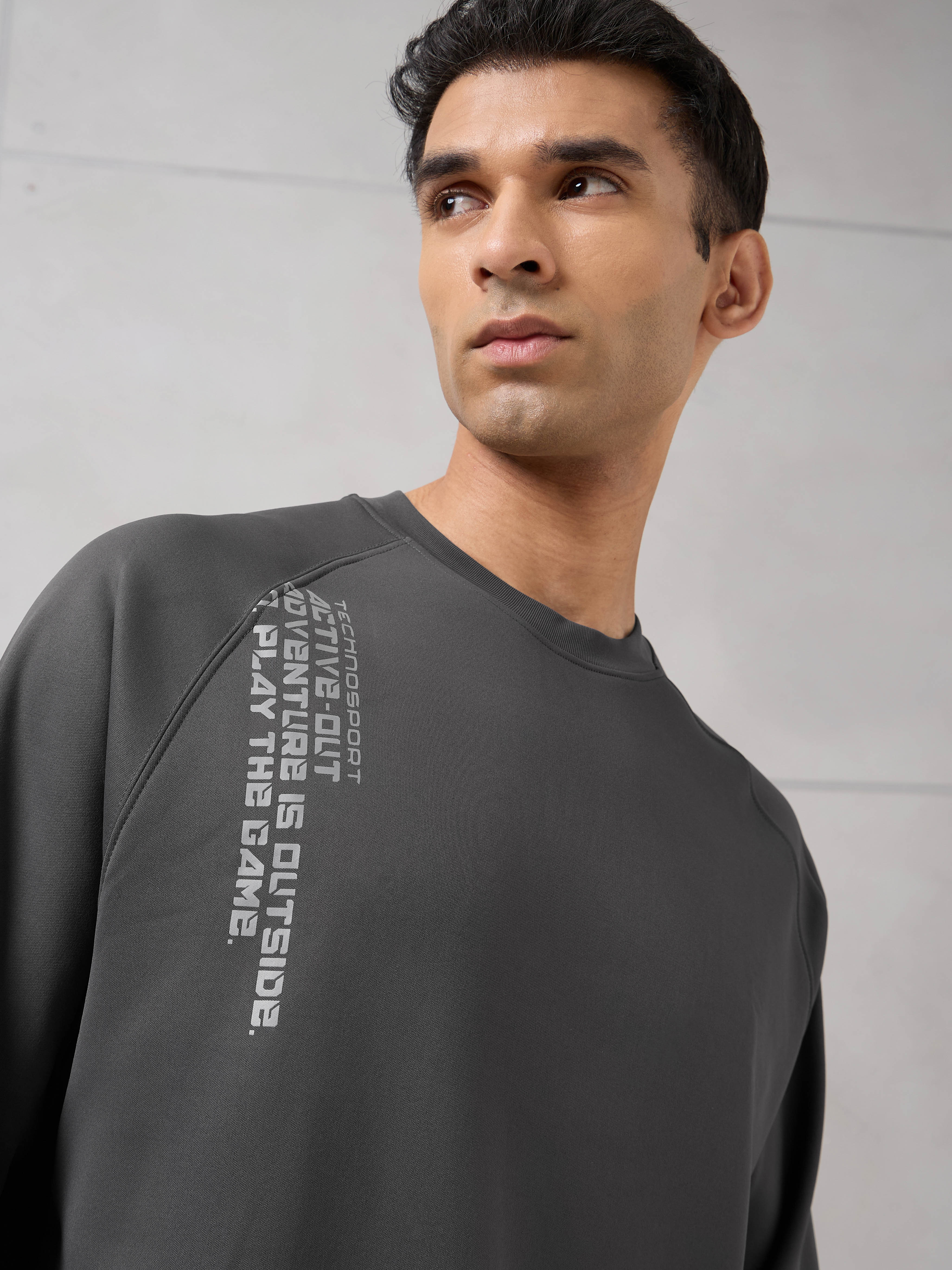 Men Round Neck Slim Fit Printed Active Out Sweatshirt with TECHNOWARM+ - Image 6
