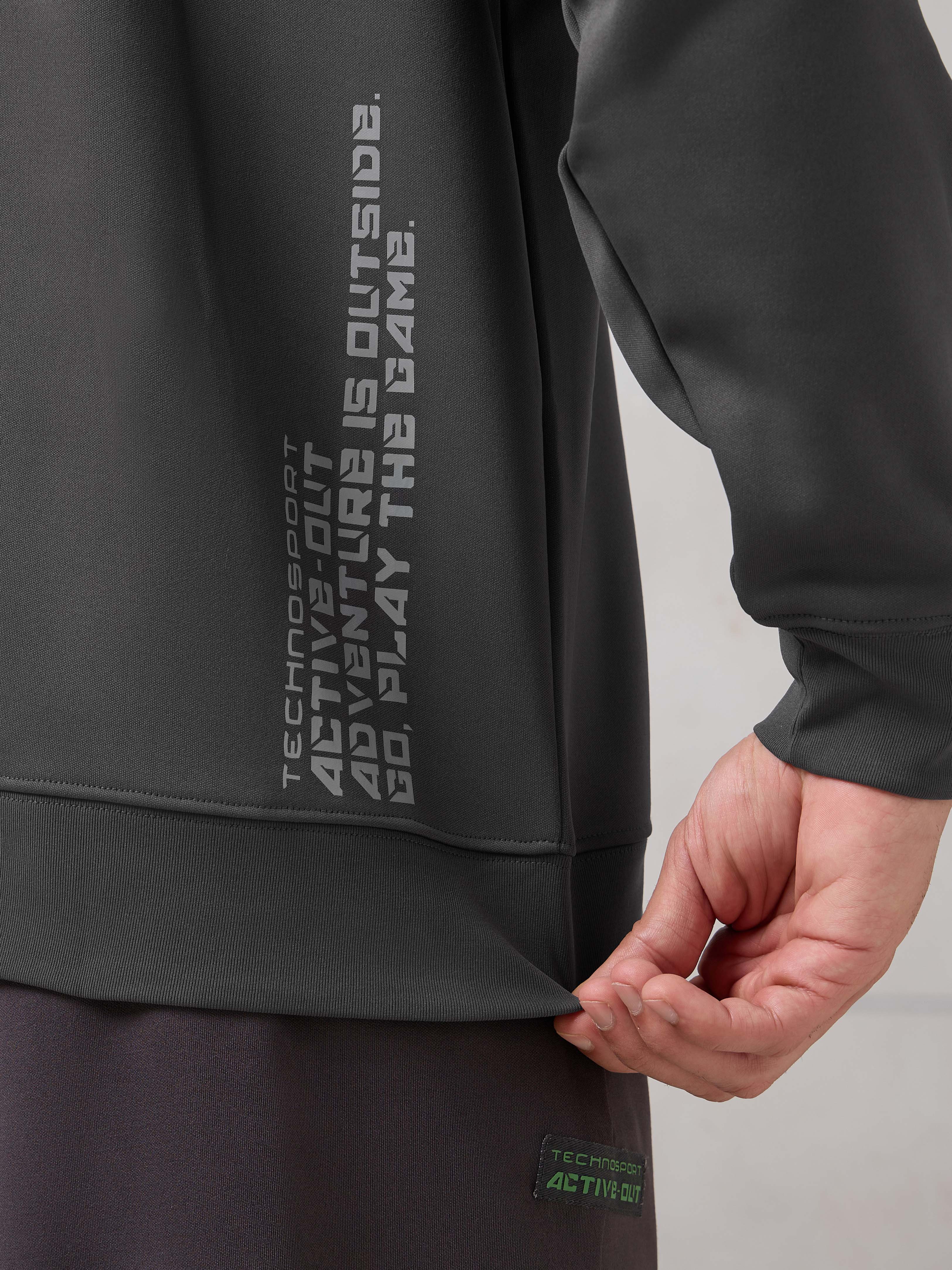 Men Round Neck Slim Fit Printed Active Out Sweatshirt with TECHNOWARM+ - Image 8