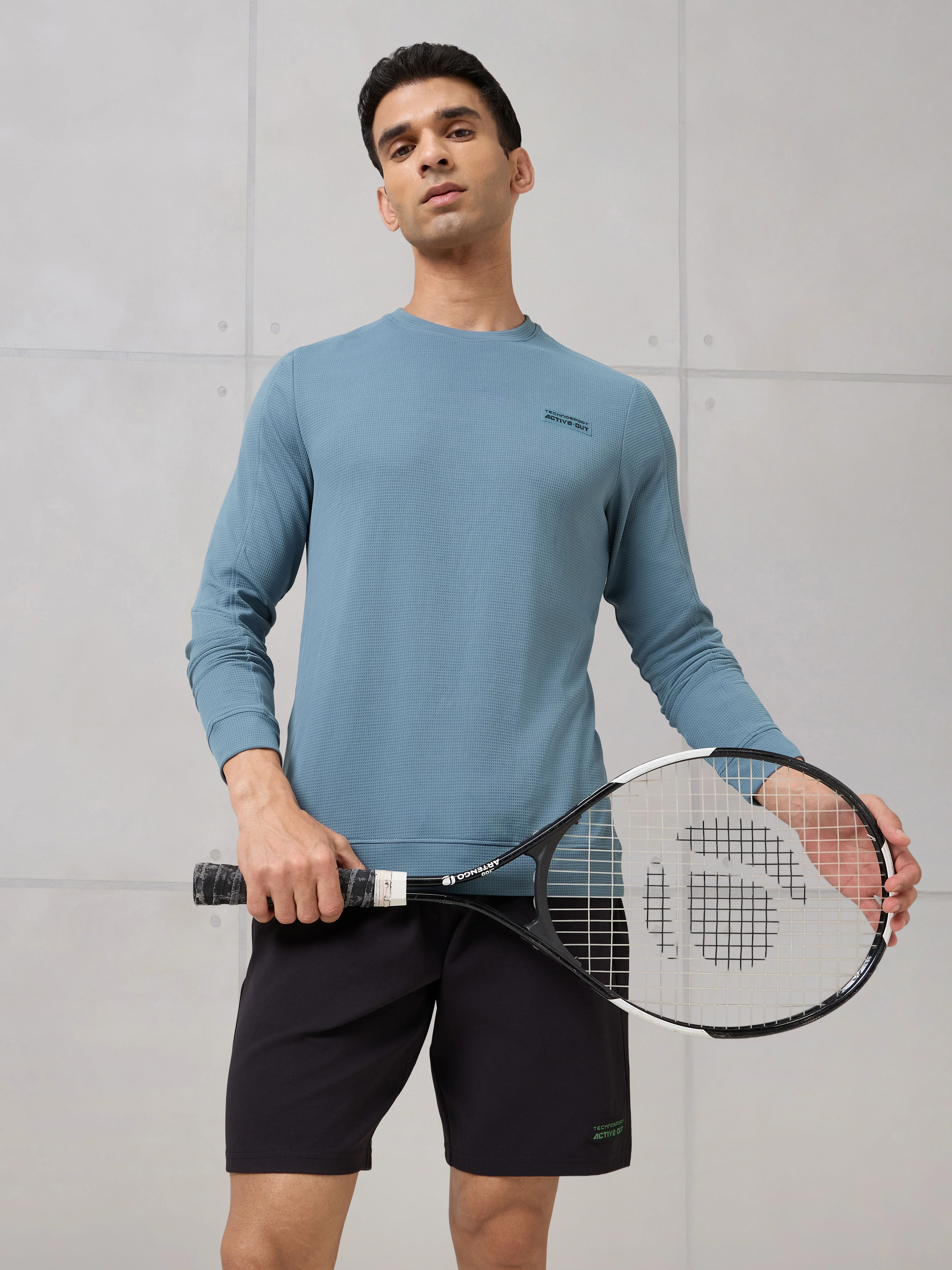 Men Round Neck Solid Active Out Slim Fit T-Shirt with TECHNOCOOL+
