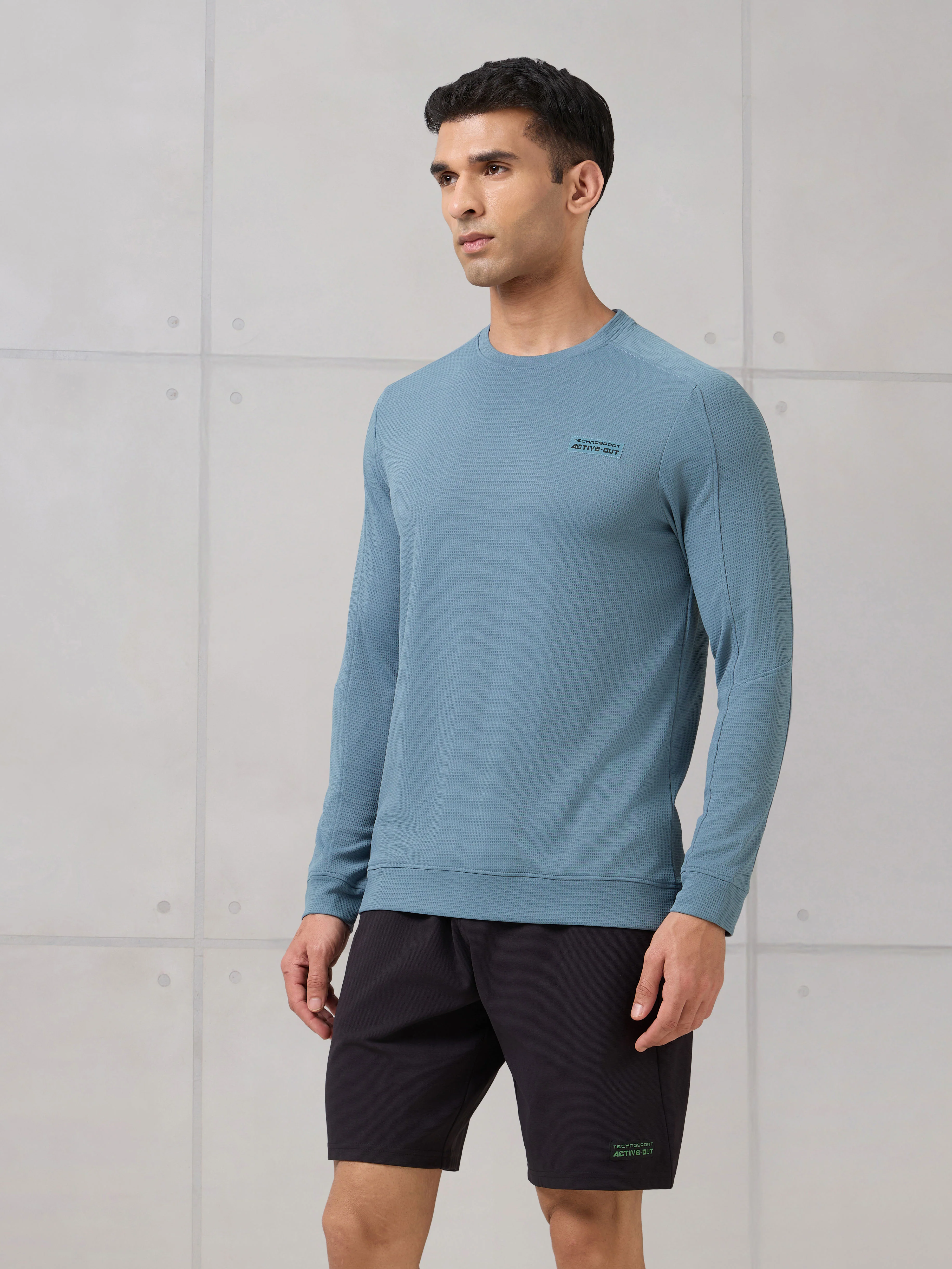 Men Round Neck Solid Active Out Slim Fit T-Shirt with TECHNOCOOL+ - Image 4