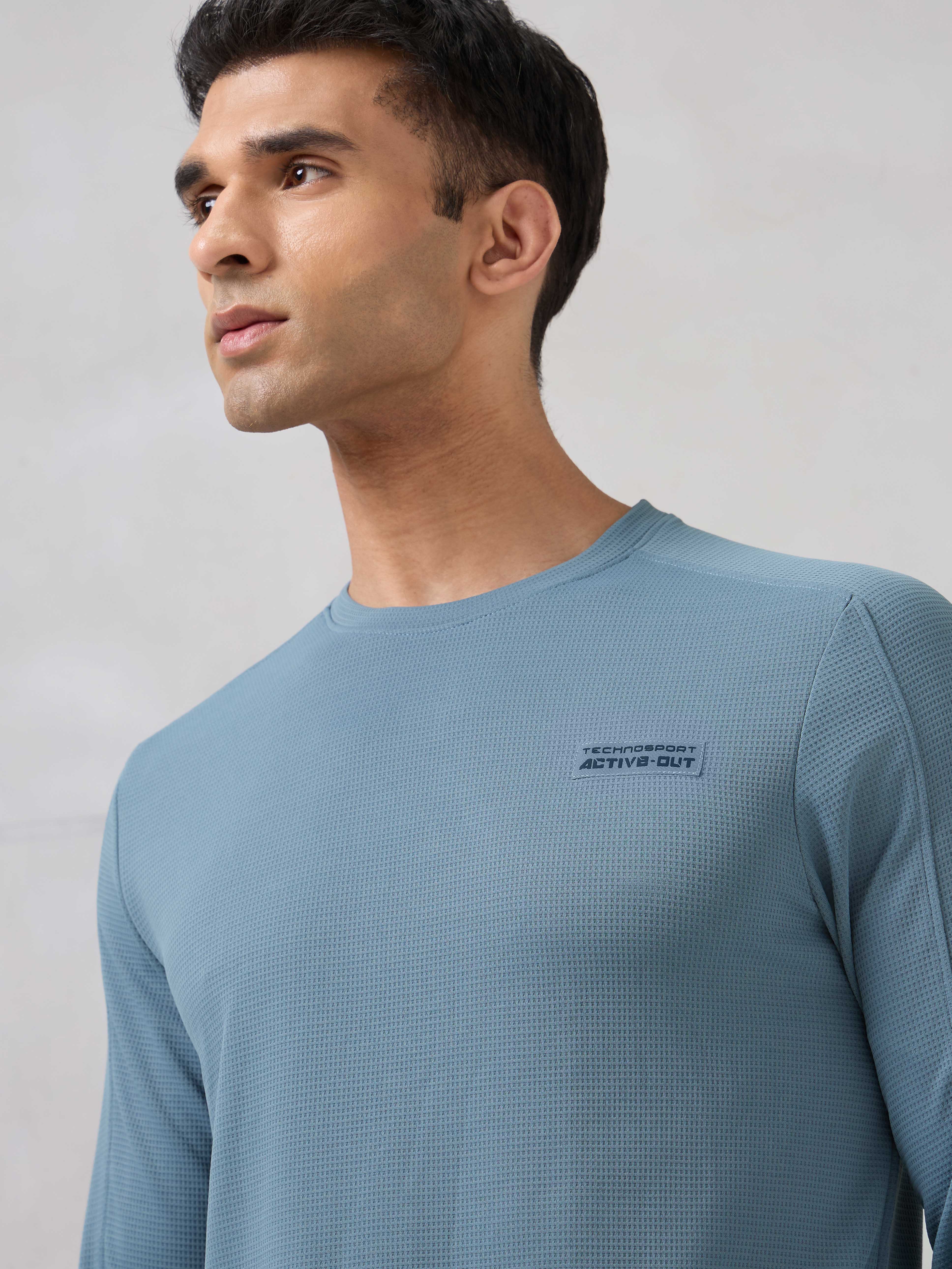 Men Round Neck Solid Active Out Slim Fit T-Shirt with TECHNOCOOL+ - Image 6