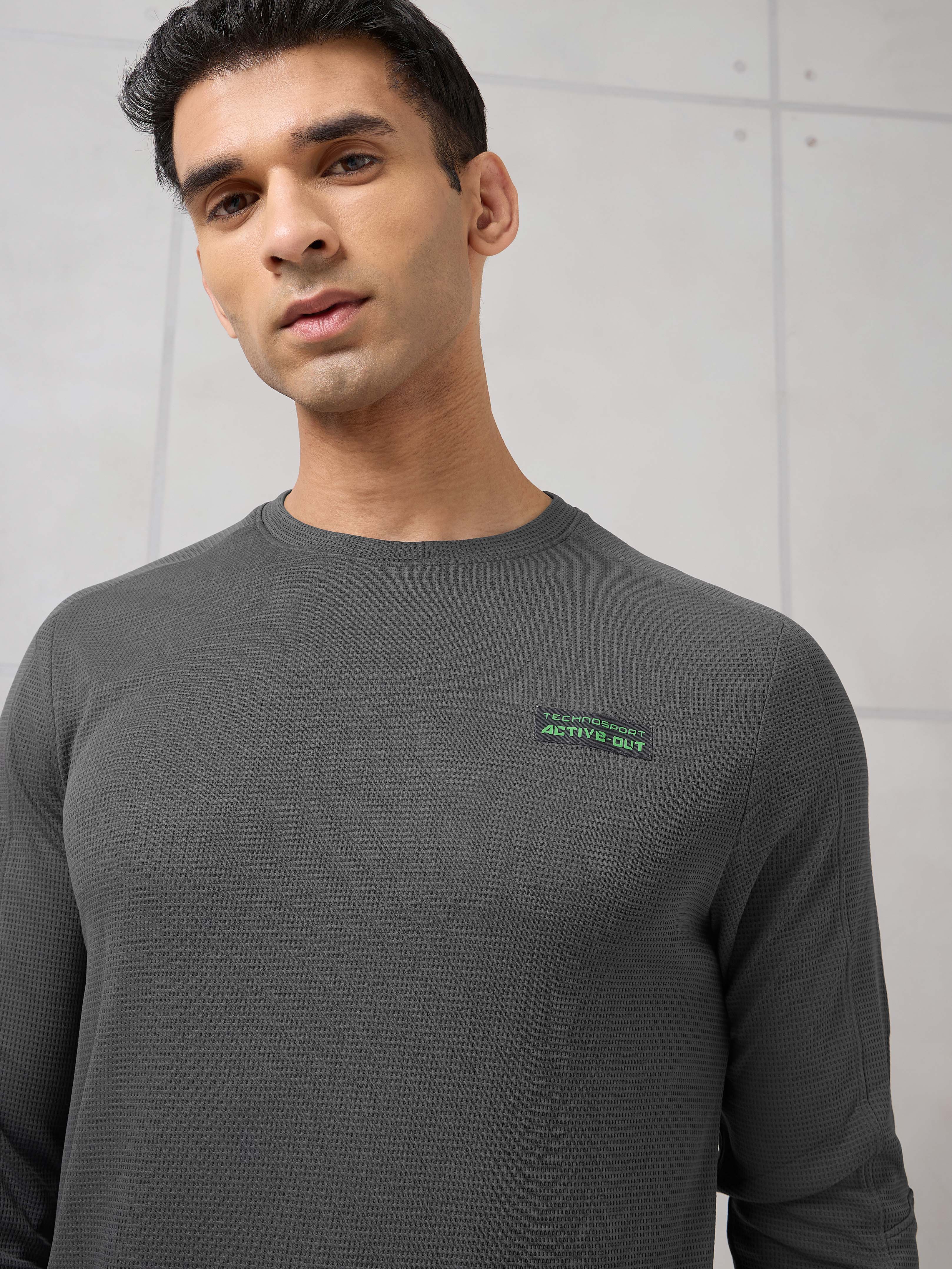Men Round Neck Solid Active Out Slim Fit T-Shirt with TECHNOCOOL+ - Image 6