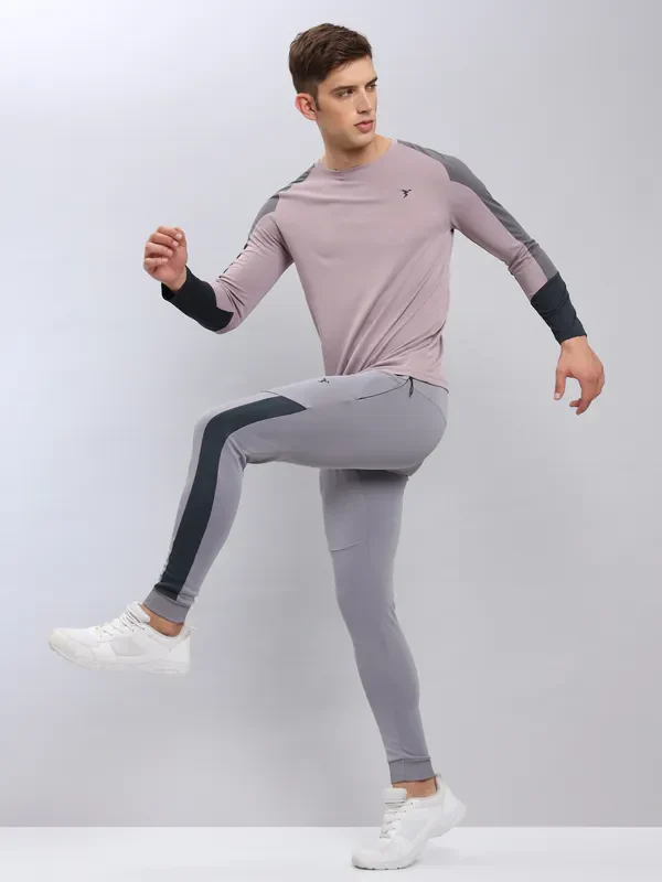 Men Colorblock Slim Fit Crew Neck T-shirt with TECHNO COOL+ - Image 2