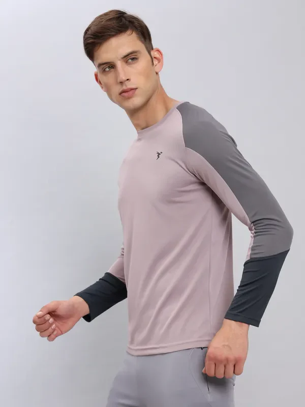 Men Colorblock Slim Fit Crew Neck T-shirt with TECHNO COOL+ - Image 8