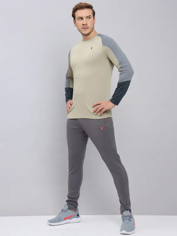 Men Colorblock Slim Fit Crew Neck T-shirt with TECHNO COOL+ - Image 4