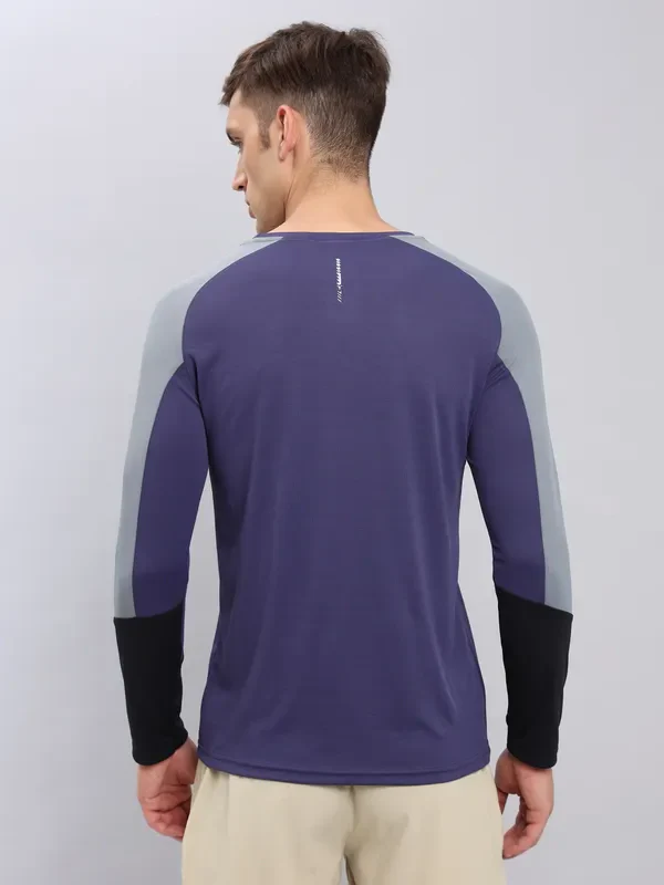 Men Colorblock Slim Fit Crew Neck T-shirt with TECHNO COOL+ - Image 5