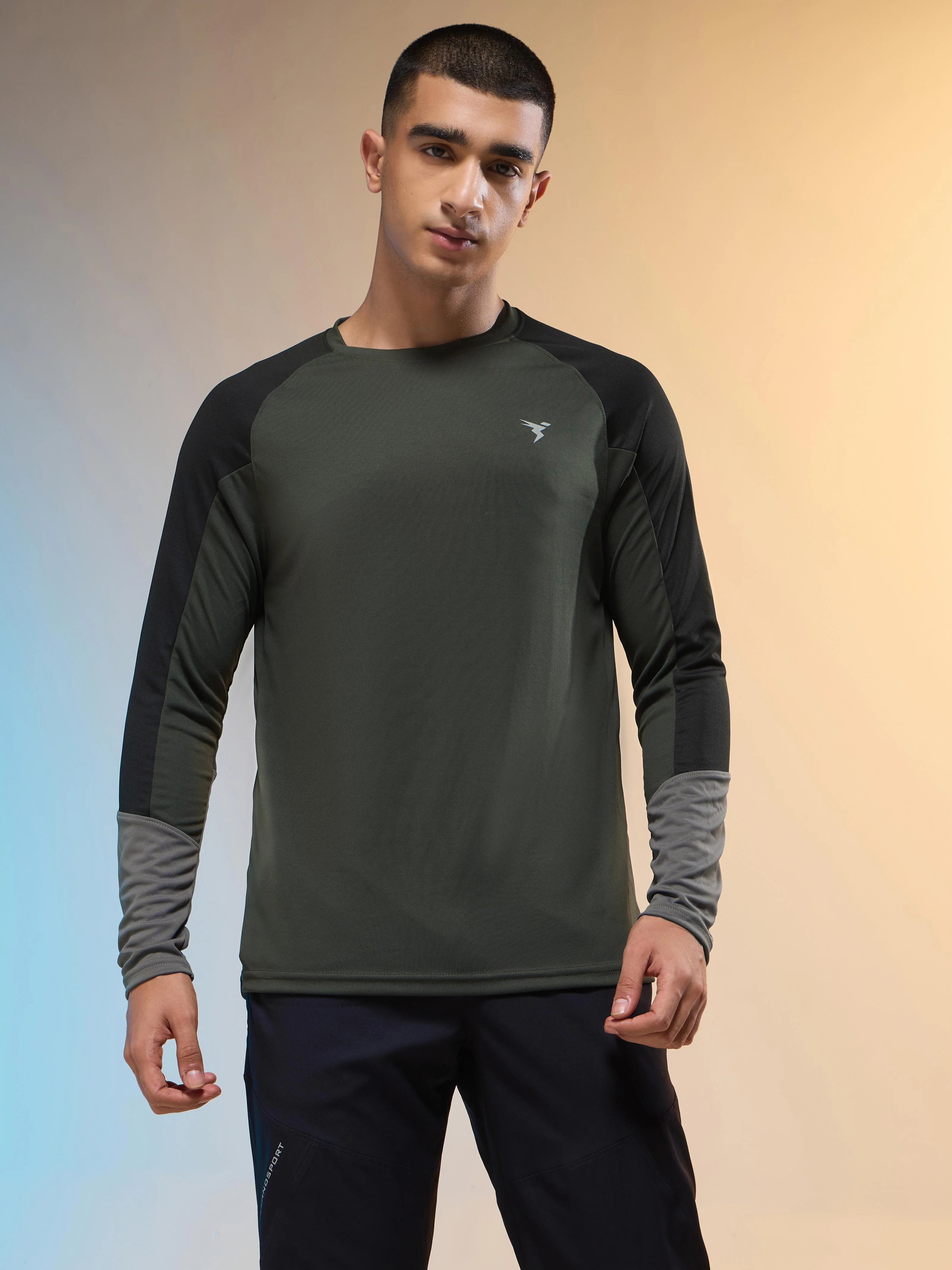 Men Colorblock Slim Fit Crew Neck T-shirt with TECHNO COOL+ - Image 2