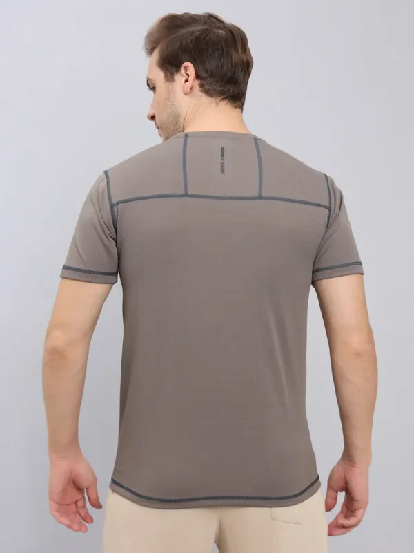 Men Solid Slim Fit Crew Neck T-shirt with TECHNO COOL+ - Image 3