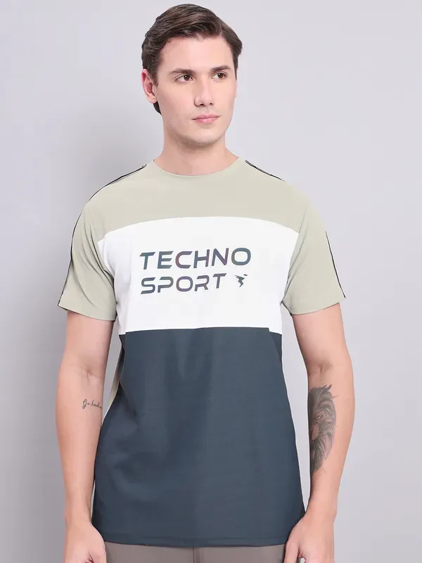Men Colorblock Slim Fit Crew Neck T-shirt with MATPIQ - Image 4
