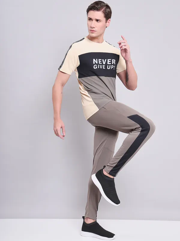 Men Colorblock Slim Fit Crew Neck T-shirt with MATPIQ - Image 2