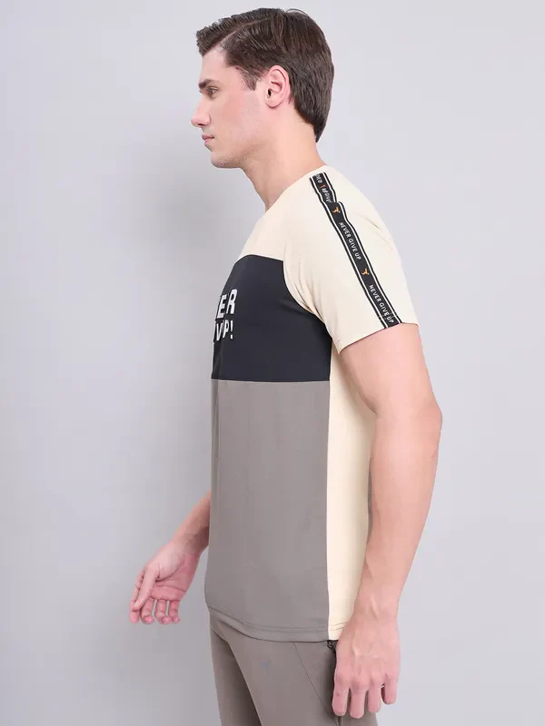 Men Colorblock Slim Fit Crew Neck T-shirt with MATPIQ - Image 4