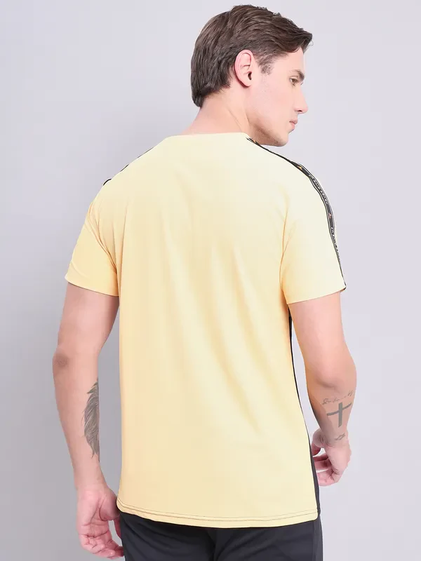 Men Colorblock Slim Fit Crew Neck T-shirt with MATPIQ - Image 3