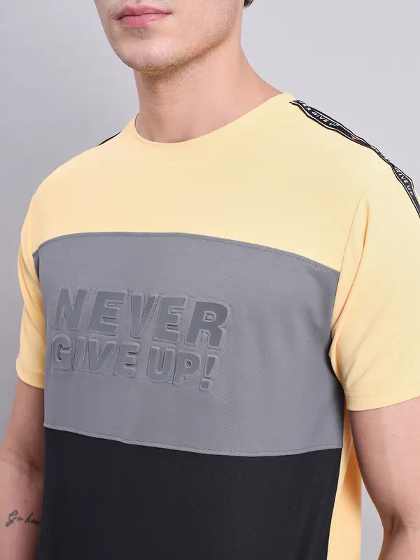 Men Colorblock Slim Fit Crew Neck T-shirt with MATPIQ - Image 4