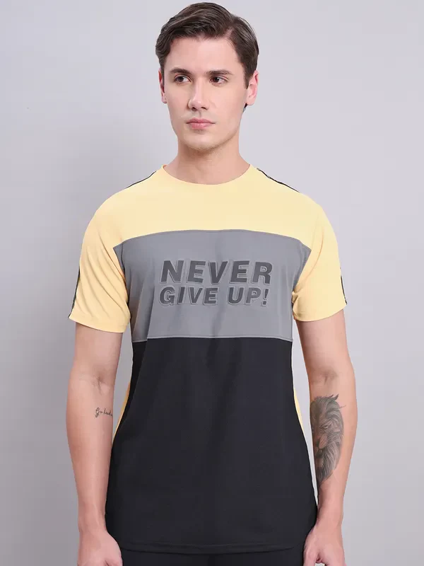 Men Colorblock Slim Fit Crew Neck T-shirt with MATPIQ - Image 5