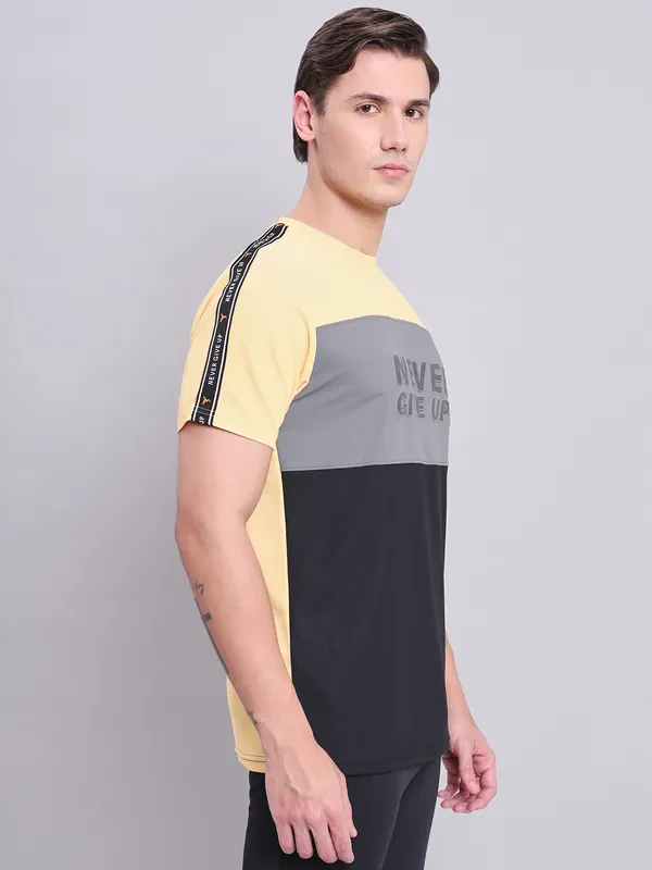 Men Colorblock Slim Fit Crew Neck T-shirt with MATPIQ - Image 6