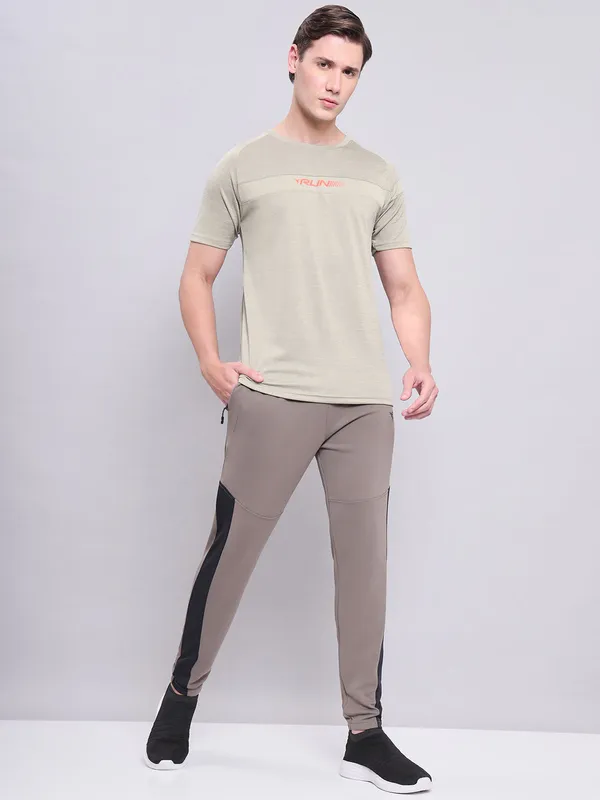 Men Melange Slim Fit Crew Neck T-shirt with TECHNO COOL+ - Image 2