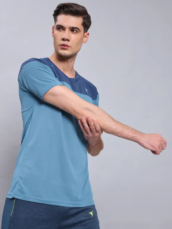 Men Colorblock Slim Fit Crew Neck T-shirt with TECHNO COOL+ - Image 3