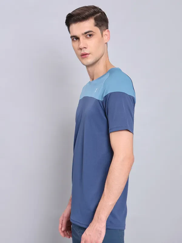 Men Colorblock Slim Fit Crew Neck T-shirt with TECHNO COOL+ - Image 4