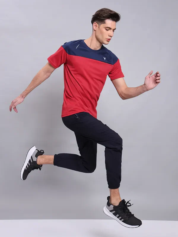 Men Colorblock Slim Fit Crew Neck T-shirt with TECHNO COOL+ - Image 2