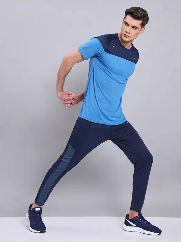 Men Colorblock Slim Fit Crew Neck T-shirt with TECHNO COOL+ - Image 2