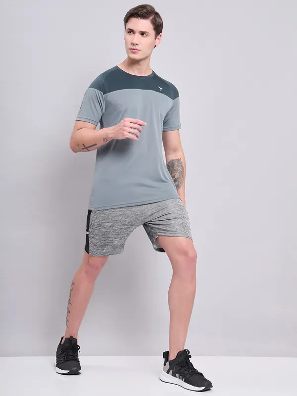 Men Colorblock Slim Fit Crew Neck T-shirt with TECHNO COOL+ - Image 2