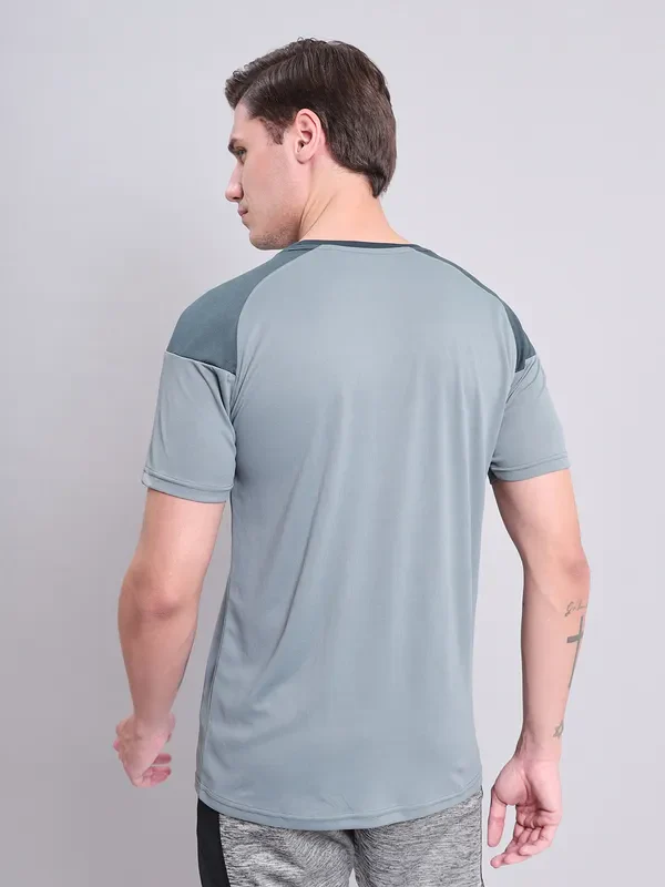 Men Colorblock Slim Fit Crew Neck T-shirt with TECHNO COOL+ - Image 3