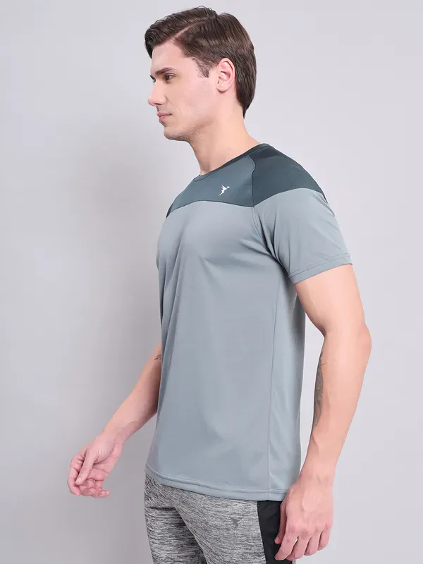 Men Colorblock Slim Fit Crew Neck T-shirt with TECHNO COOL+ - Image 4