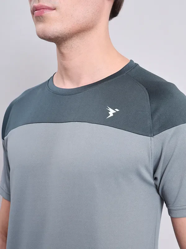 Men Colorblock Slim Fit Crew Neck T-shirt with TECHNO COOL+ - Image 5