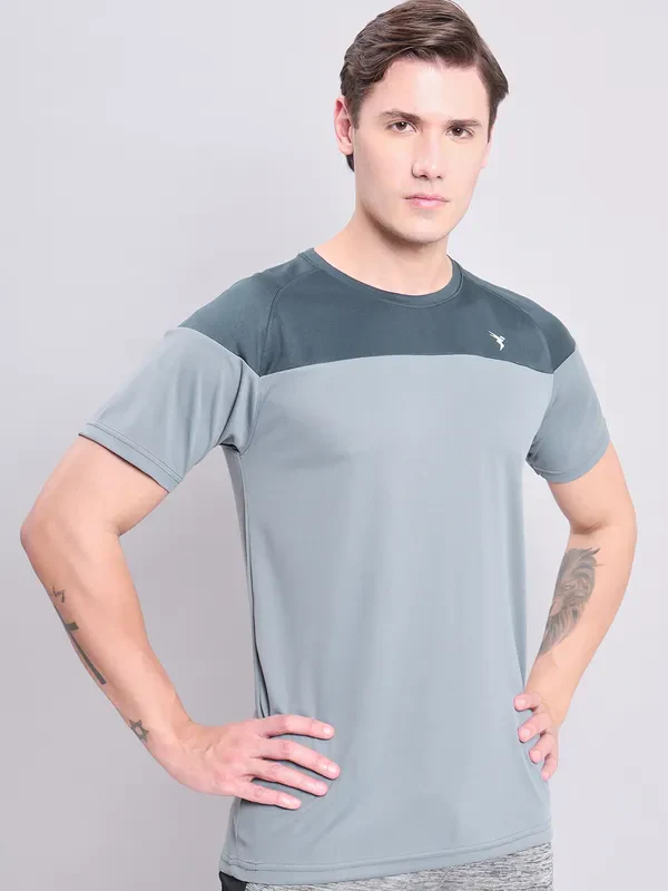 Men Colorblock Slim Fit Crew Neck T-shirt with TECHNO COOL+ - Image 7