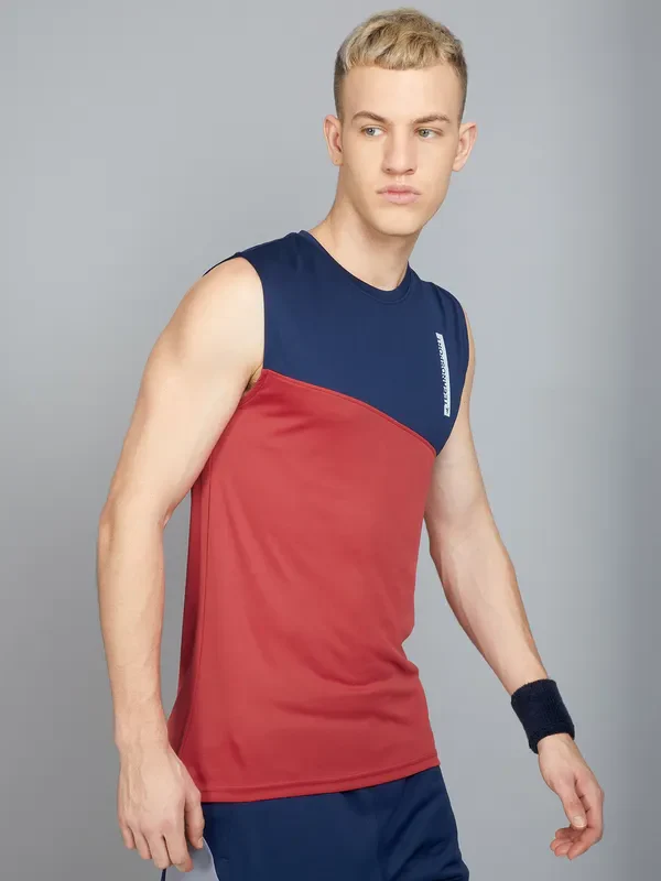 Men Colorblock Slim Fit Crew Neck Innerwear Vest with TECHNO COOL+ - Image 3