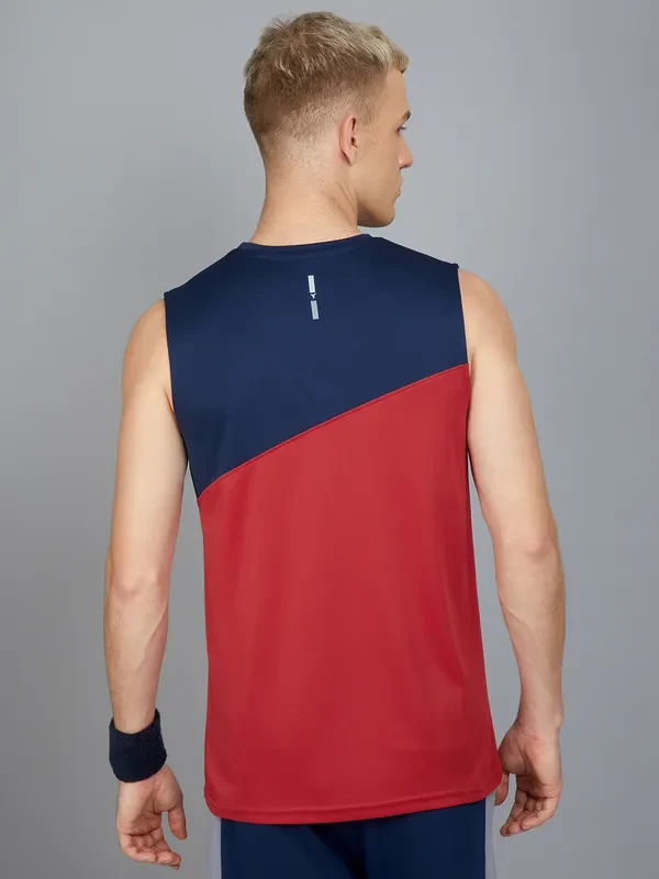 Men Colorblock Slim Fit Crew Neck Innerwear Vest with TECHNO COOL+ - Image 6
