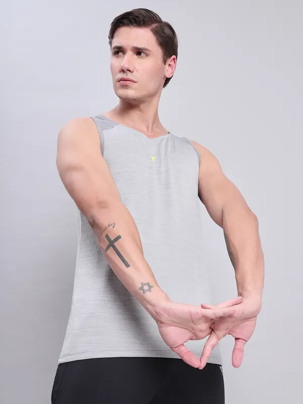 Men Melange Slim Fit Scoop Neck Innerwear Vest with DOUBLE COOL - Image 4
