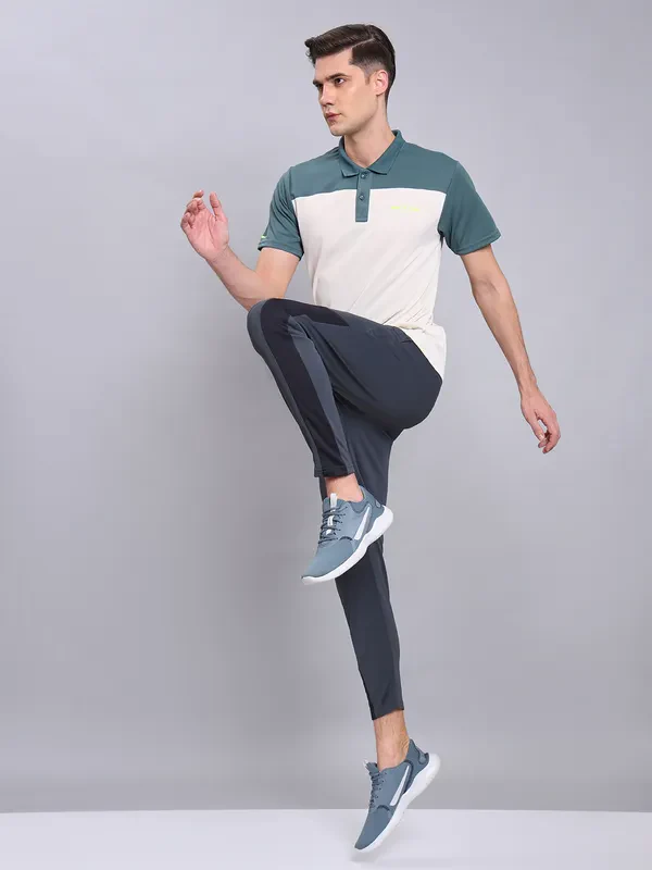 Men Colorblock Relax Fit Polo T-shirt with TECHNO COOL+ - Image 3