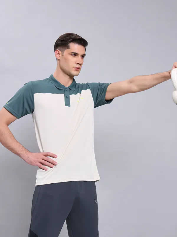 Men Colorblock Relax Fit Polo T-shirt with TECHNO COOL+ - Image 6