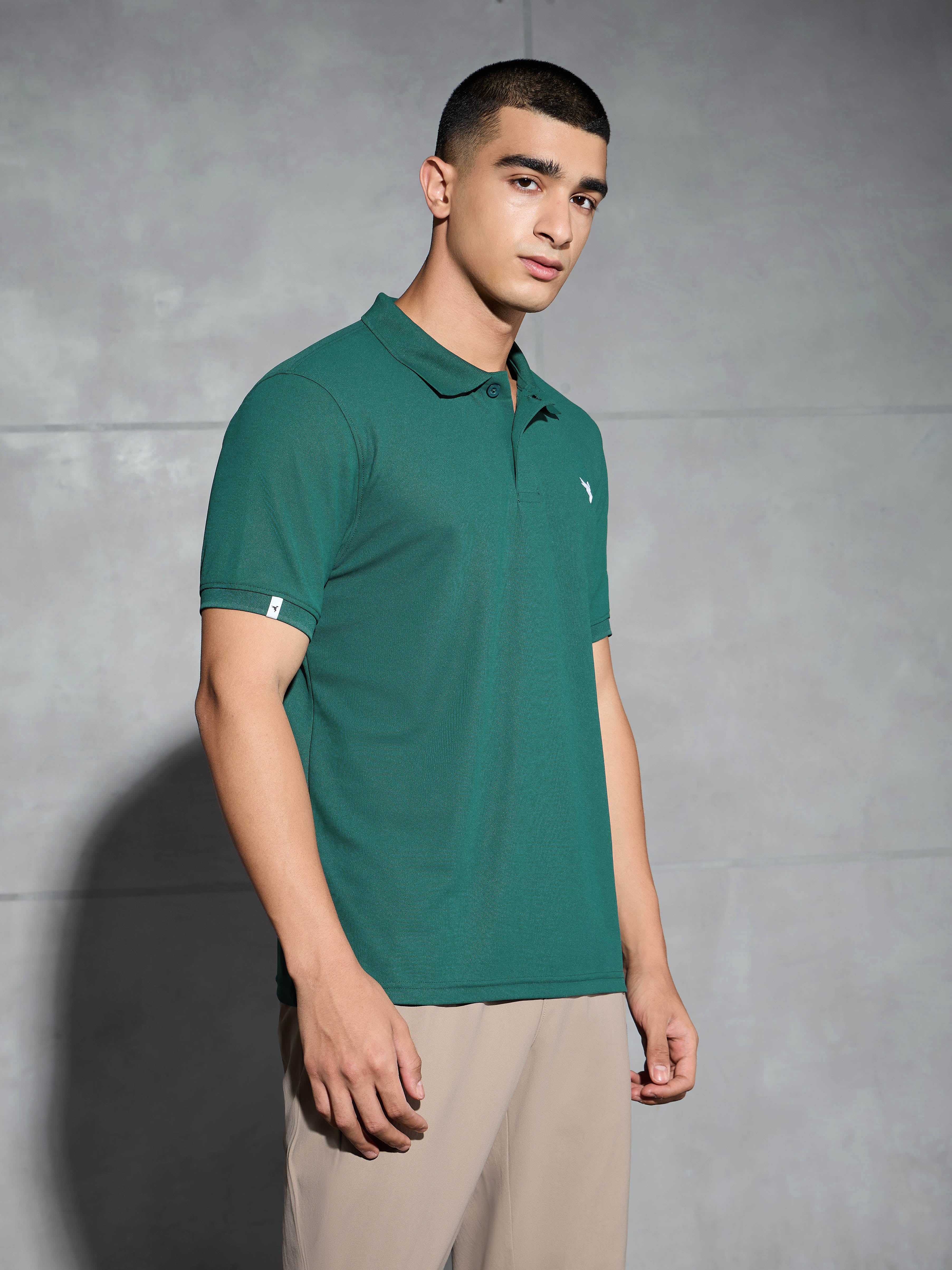 Men Solid Slim Fit Polo T-shirt with MATPIQ - Image 4