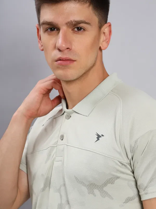 Men Jacquard Slim Fit Polo T-shirt with TECHNO COOL+ - Image 4