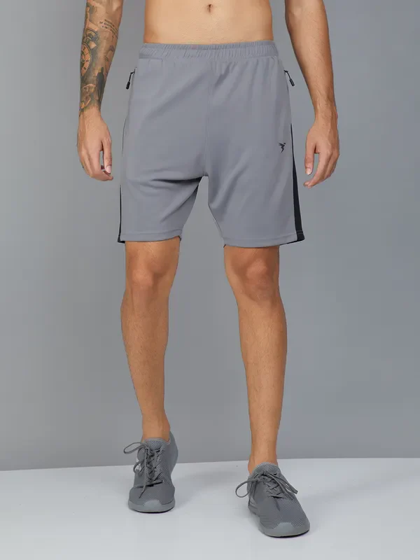 Men Colorblock Slim Fit Shorts with TECHNO DRY - Image 3