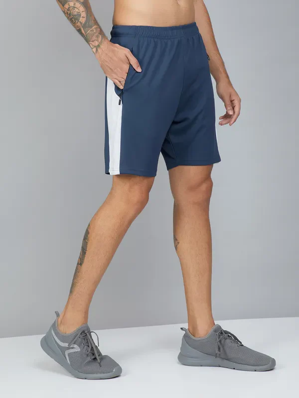 Men Colorblock Slim Fit Shorts with TECHNO DRY - Image 4