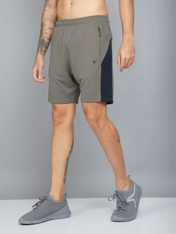 Men Colorblock Slim Fit Shorts with TECHNO DRY - Image 3