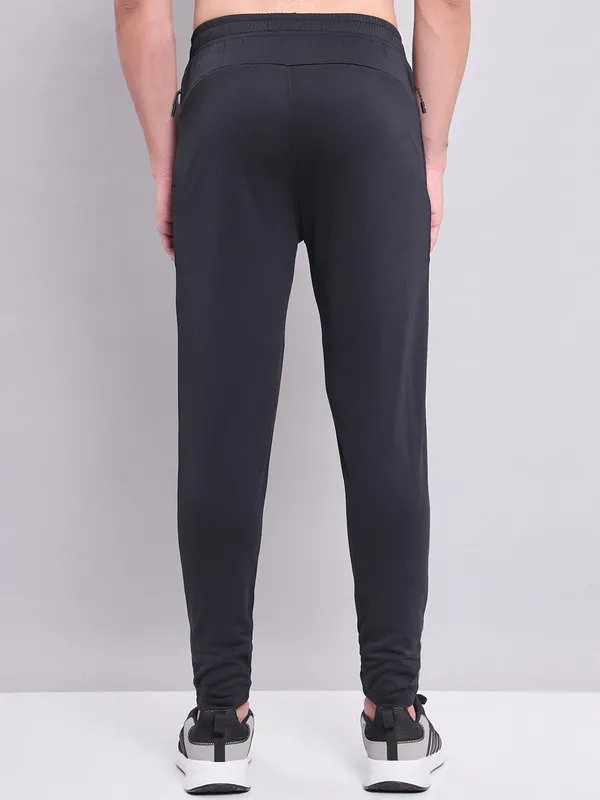 Men Colorblock Slim Fit Trackpants with TECHNO DRY - Image 4