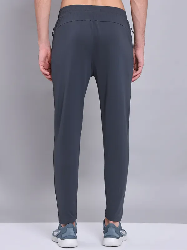 Men Colorblock Slim Fit Trackpants with TECHNO DRY - Image 4