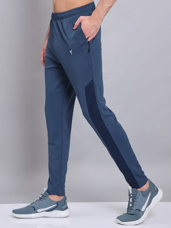 Men Colorblock Slim Fit Trackpants with TECHNO DRY - Image 4