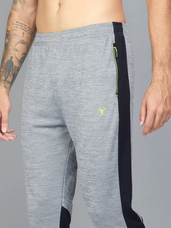 Men Colorblock Slim Fit Trackpants with TECHNO DRY - Image 3