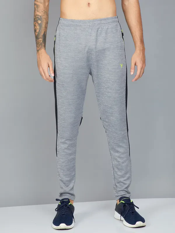 Men Colorblock Slim Fit Trackpants with TECHNO DRY - Image 4