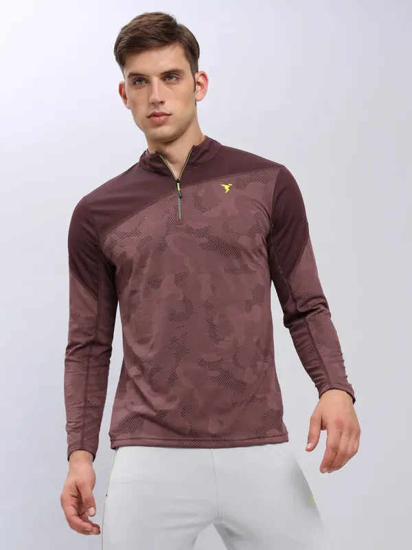 Men Jacquard Slim Fit Mock Neck T-shirt with TECHNO COOL+ - Image 7