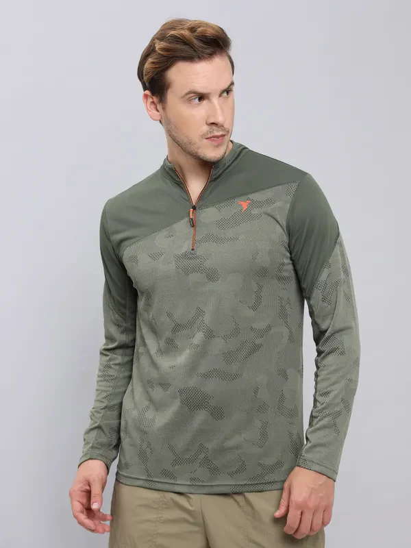 Men Jacquard Slim Fit Mock Neck T-shirt with TECHNO COOL+