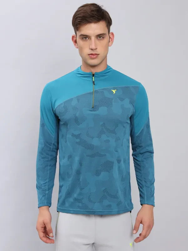 Men Jacquard Slim Fit Mock Neck T-shirt with TECHNO COOL+