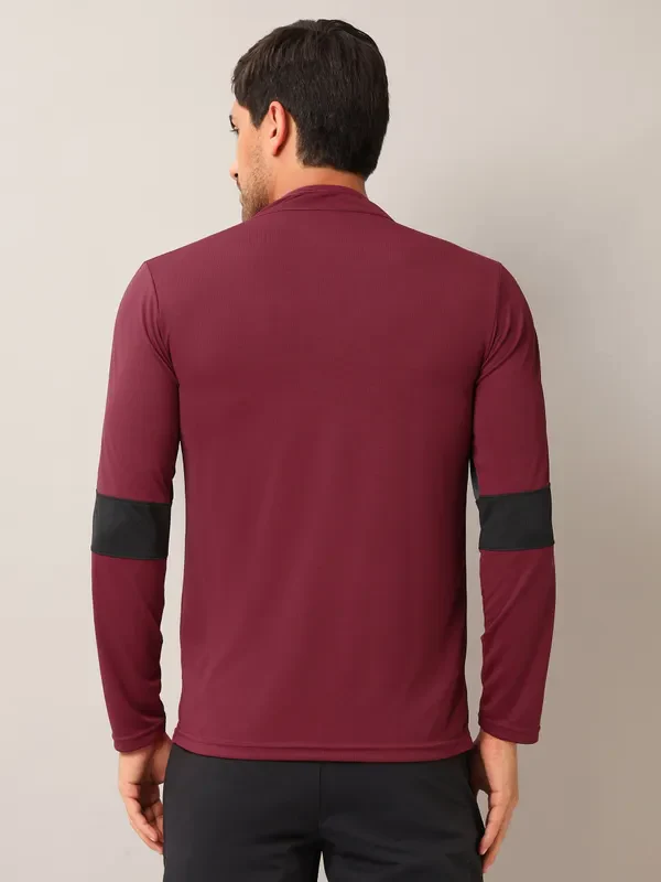 Men Colorblock Slim Fit Mock Neck T-shirt with TECHNO COOL+ - Image 7